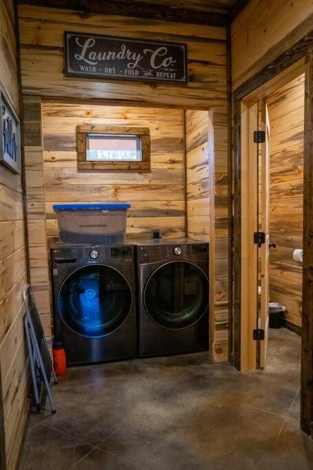 The Big Tex Luxury Cabin Is Epic Брокен-Боу Экстерьер фото