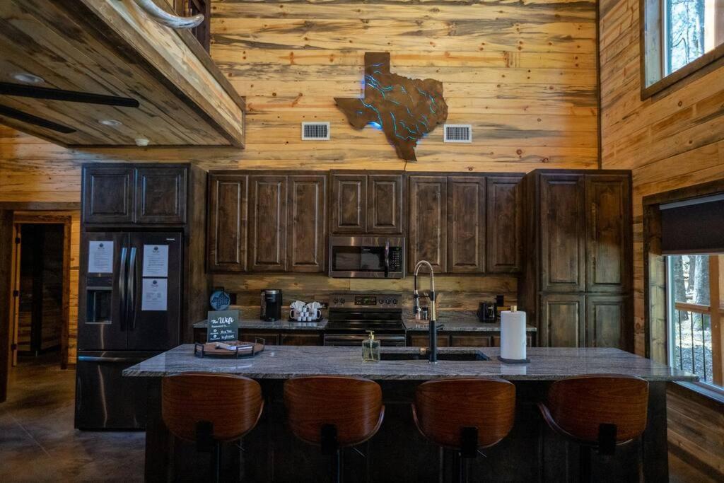 The Big Tex Luxury Cabin Is Epic Брокен-Боу Экстерьер фото