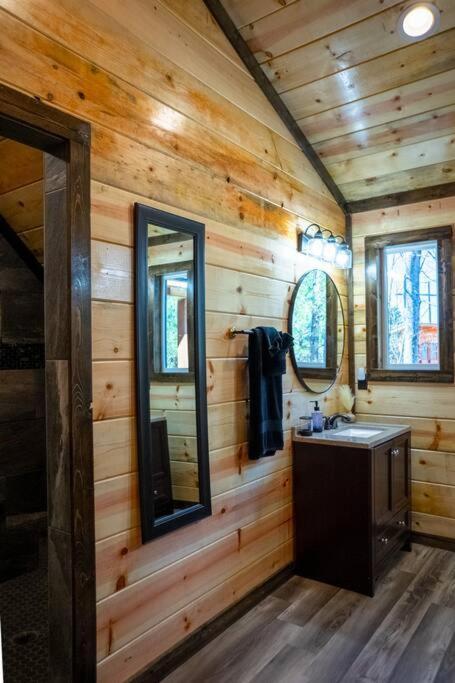 The Big Tex Luxury Cabin Is Epic Брокен-Боу Экстерьер фото