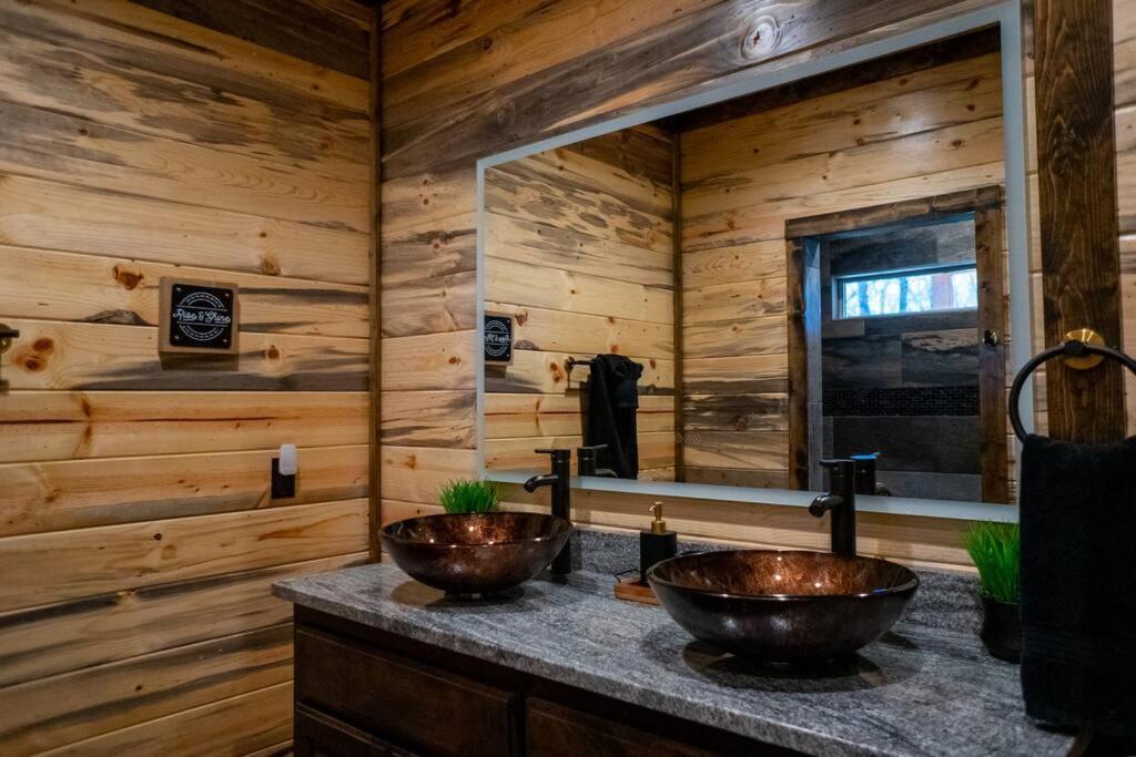 The Big Tex Luxury Cabin Is Epic Брокен-Боу Экстерьер фото