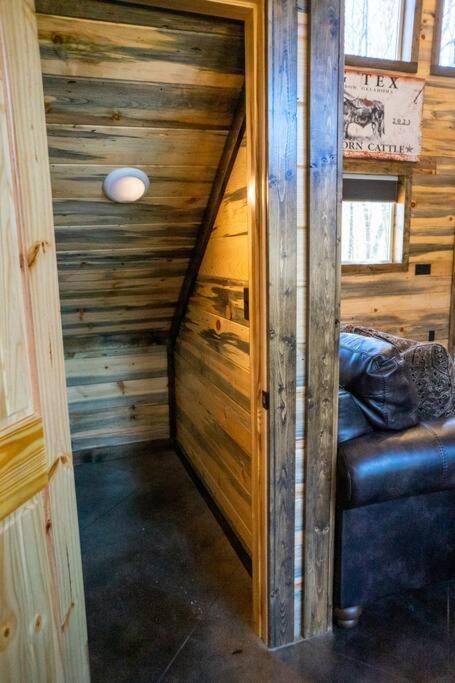 The Big Tex Luxury Cabin Is Epic Брокен-Боу Экстерьер фото