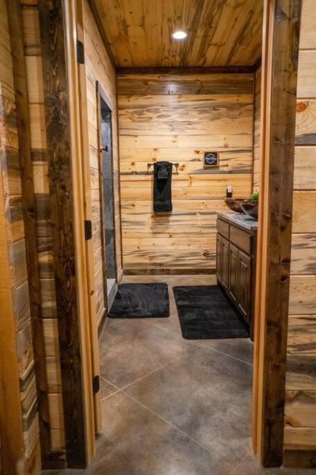 The Big Tex Luxury Cabin Is Epic Брокен-Боу Экстерьер фото