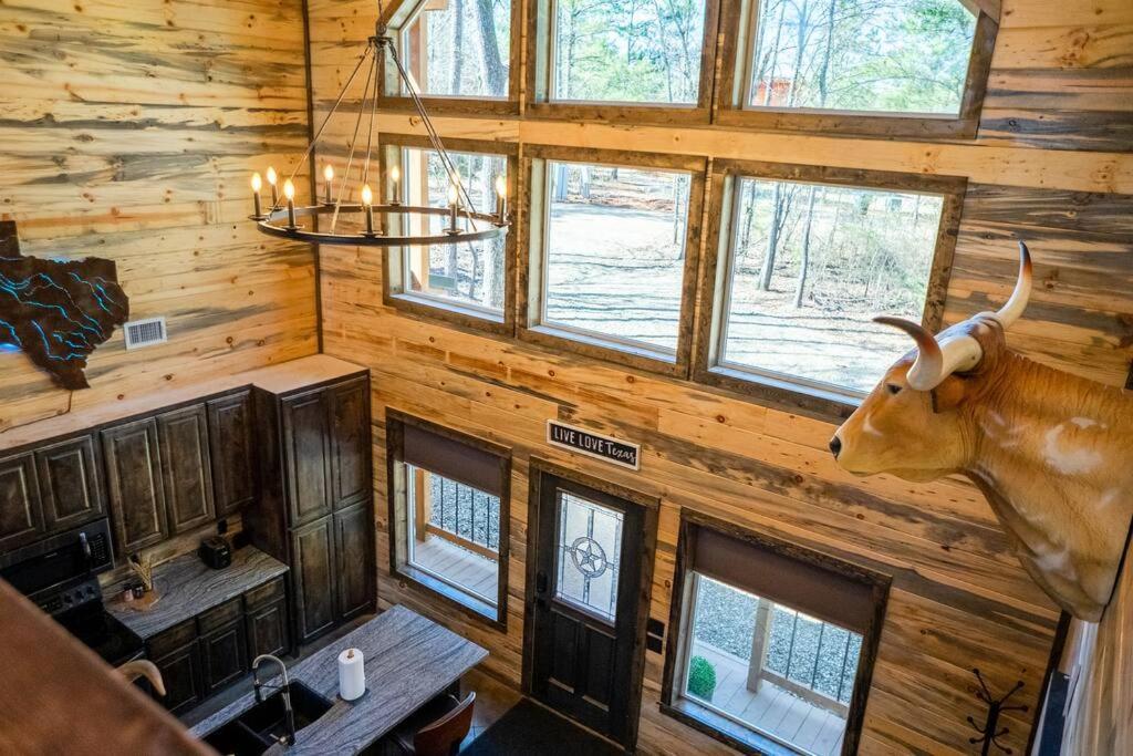 The Big Tex Luxury Cabin Is Epic Брокен-Боу Экстерьер фото