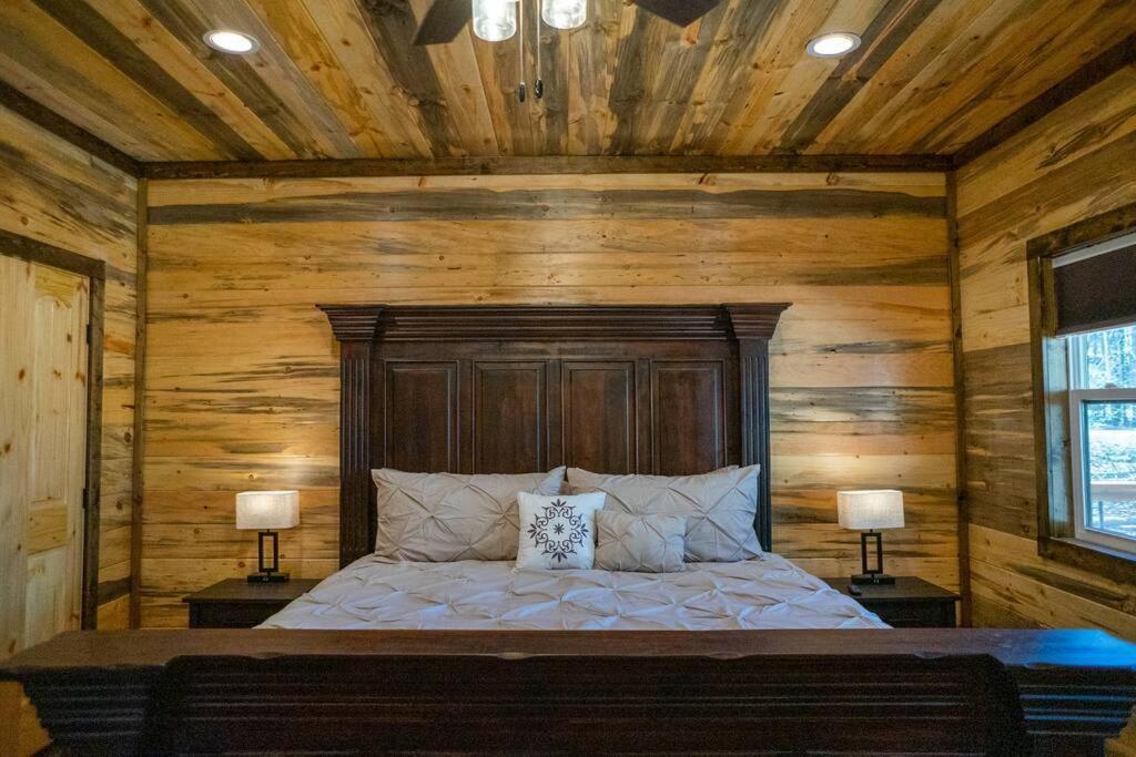 The Big Tex Luxury Cabin Is Epic Брокен-Боу Экстерьер фото