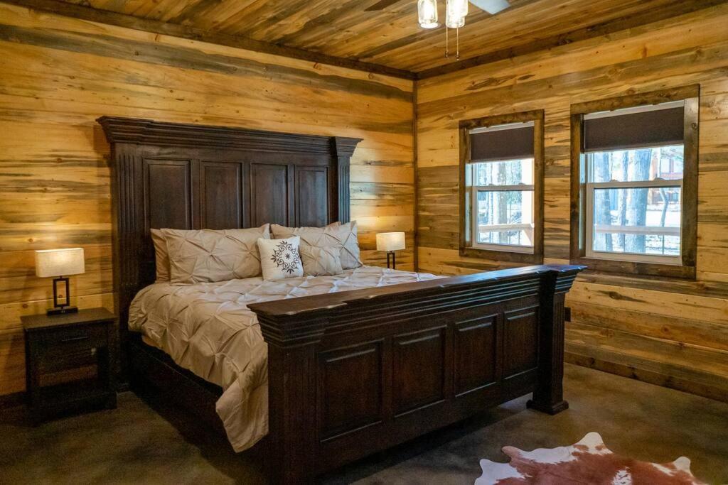 The Big Tex Luxury Cabin Is Epic Брокен-Боу Экстерьер фото