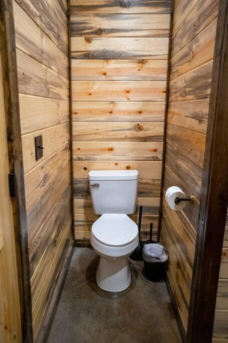 The Big Tex Luxury Cabin Is Epic Брокен-Боу Экстерьер фото