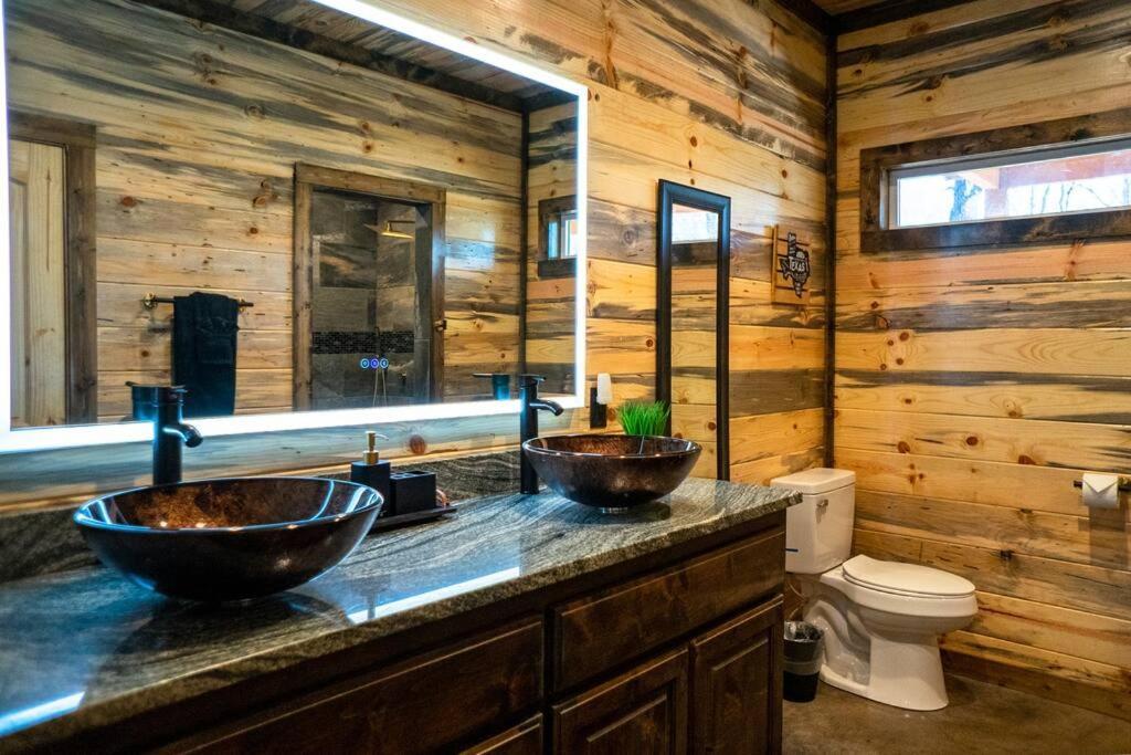 The Big Tex Luxury Cabin Is Epic Брокен-Боу Экстерьер фото