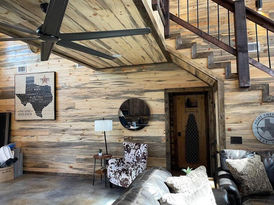The Big Tex Luxury Cabin Is Epic Брокен-Боу Экстерьер фото